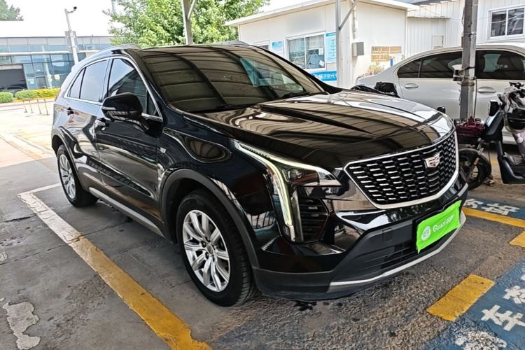 Used Cadillac XT4 2021 28T Two-Wheel Drive Leading Version Front Right 45 Deg
