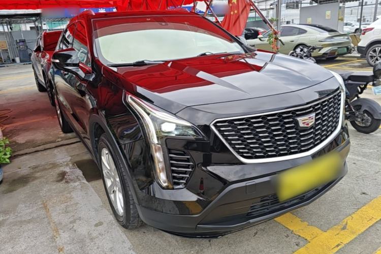 Used Cadillac XT4 2021 28T Two-Wheel Drive Tech Edition Front Right 45 Deg