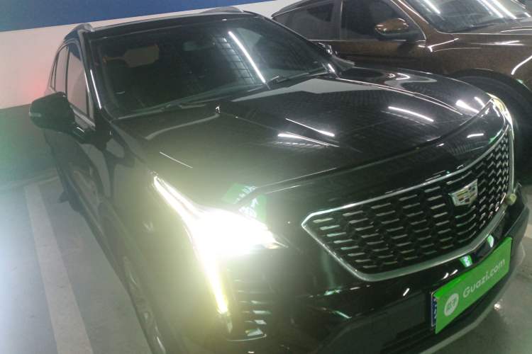 Used Cadillac XT4 2021 28T Two-Wheel Drive Leading Version Front Right 45 Deg