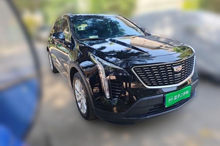 Used Cadillac XT4 2021 28T Two-Wheel Drive Tech Edition Front Right 45 Deg