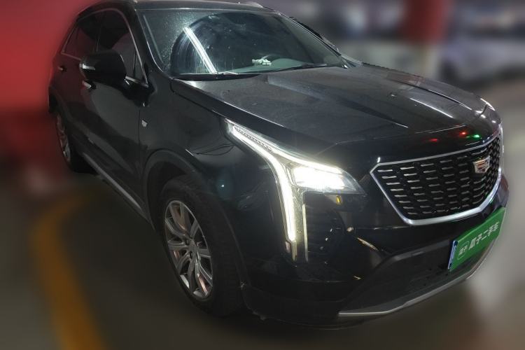 Used Cadillac XT4 2021 28T Two-Wheel Drive Luxury Version Front Right 45 Deg