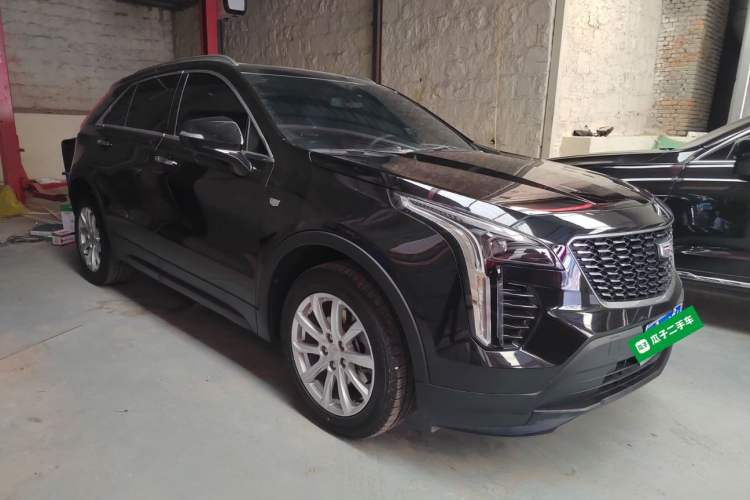 Used Cadillac XT4 2021 28T Two-Wheel Drive Tech Edition Front Right 45 Deg