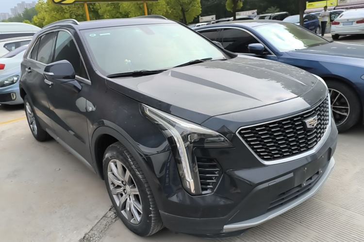 Used Cadillac XT4 2021 28T Two-Wheel Drive Leading Version Front Right 45 Deg