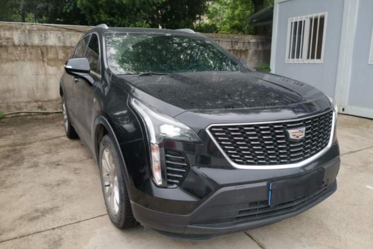 Used Cadillac XT4 2021 28T Two-Wheel Drive Tech Edition Front Right 45 Deg