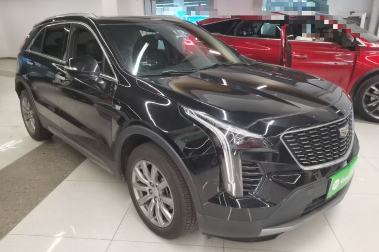 Used Cadillac XT4 2021 28T Two-Wheel Drive Leading Version Front Right 45 Deg