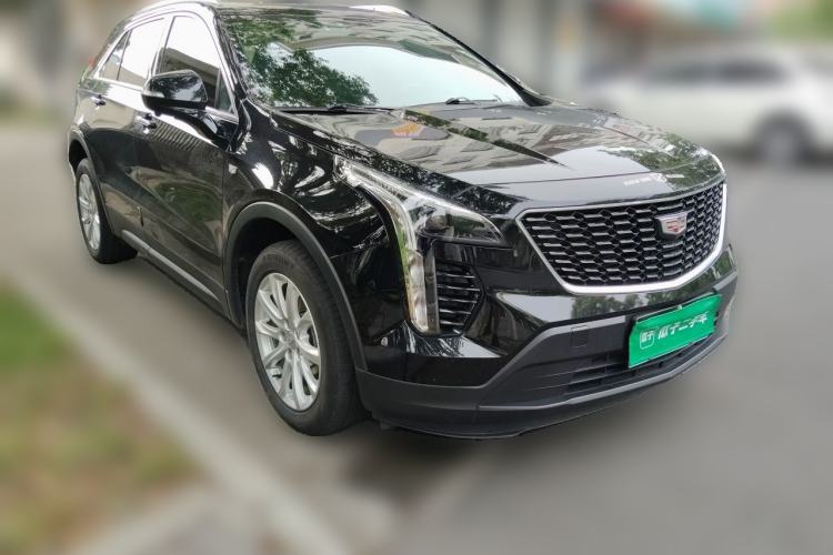 Used Cadillac XT4 2021 28T Two-Wheel Drive Tech Edition Front Right 45 Deg