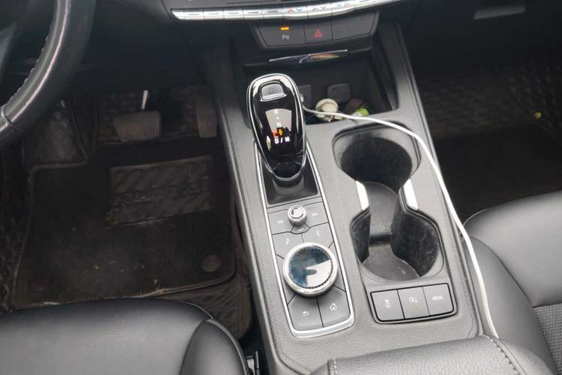 Used Cadillac XT4 2021 28T Two-Wheel Drive Tech Edition Gear Lever