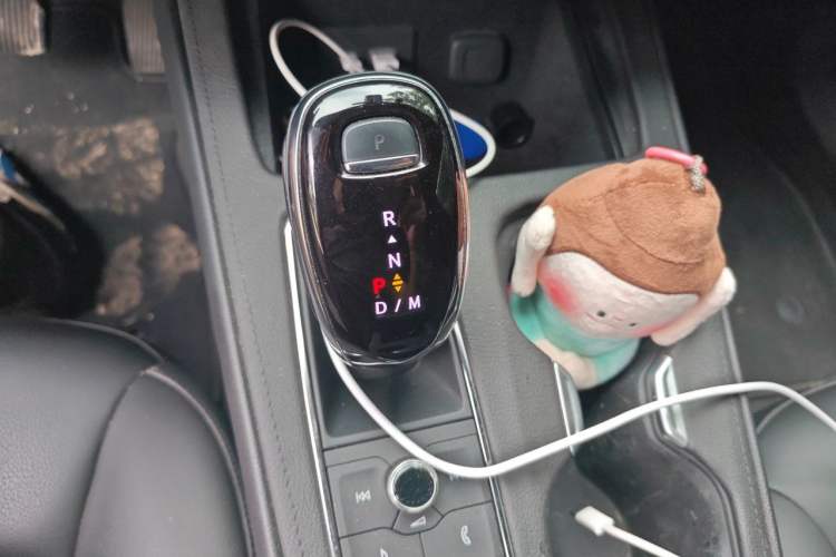 Used Cadillac XT4 2021 28T Two-Wheel Drive Tech Edition Gear Lever