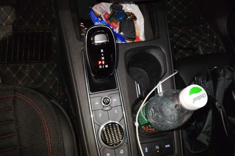 Used Cadillac XT4 2021 28T Two-Wheel Drive Tech Edition Gear Lever