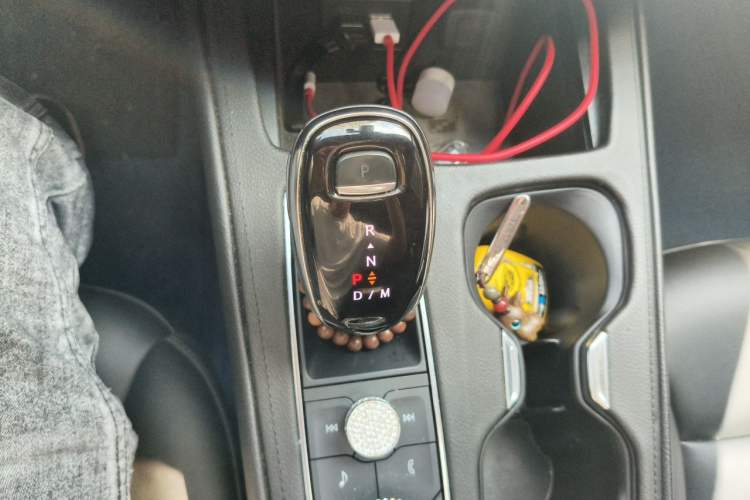 Used Cadillac XT4 2021 28T Two-Wheel Drive Luxury Version Gear Lever