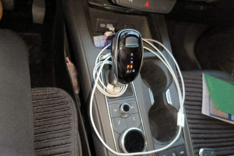 Used Cadillac XT4 2021 28T Two-Wheel Drive Tech Edition Gear Lever