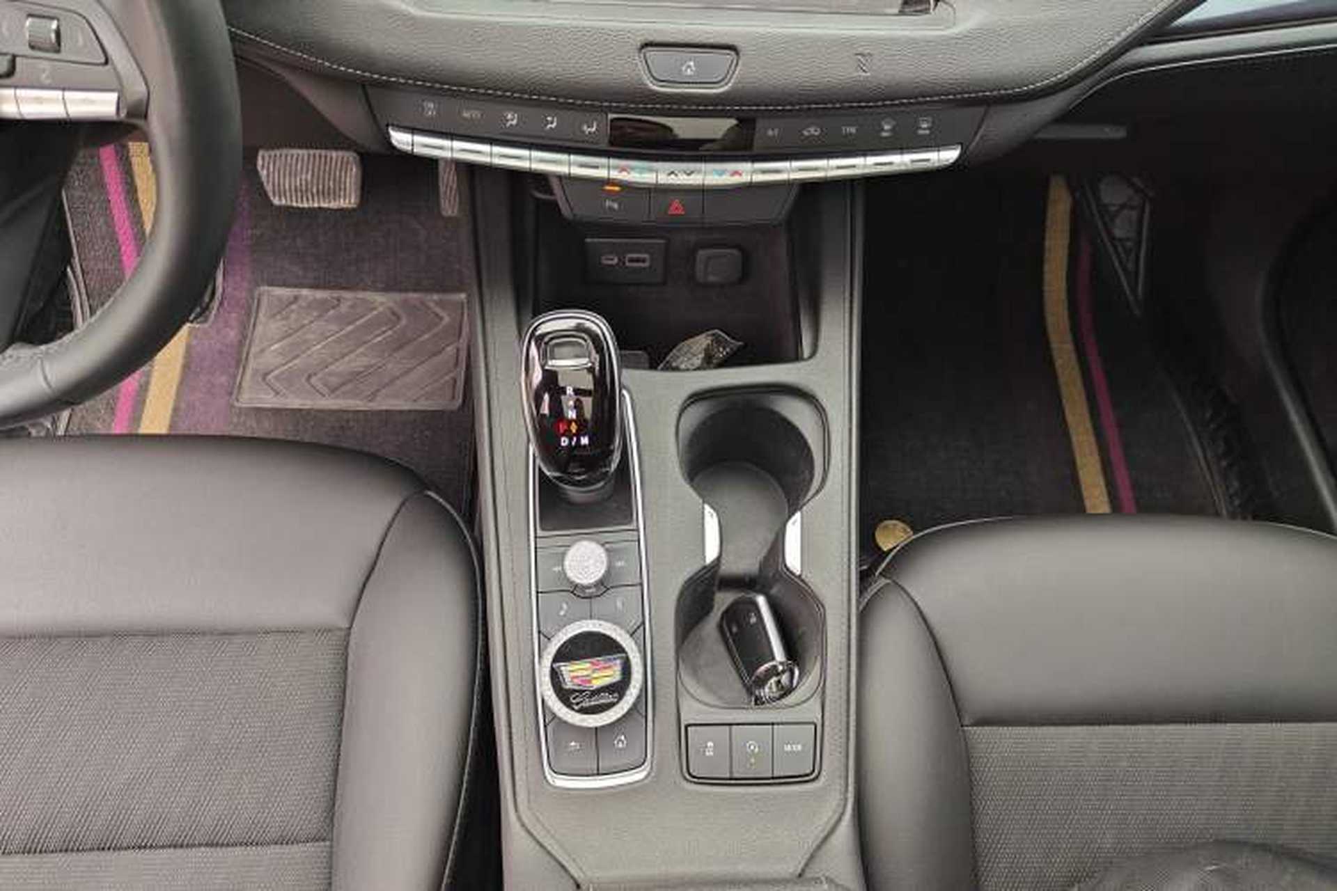 Used Cadillac XT4 2021 28T Two-Wheel Drive Tech Edition Gear Lever