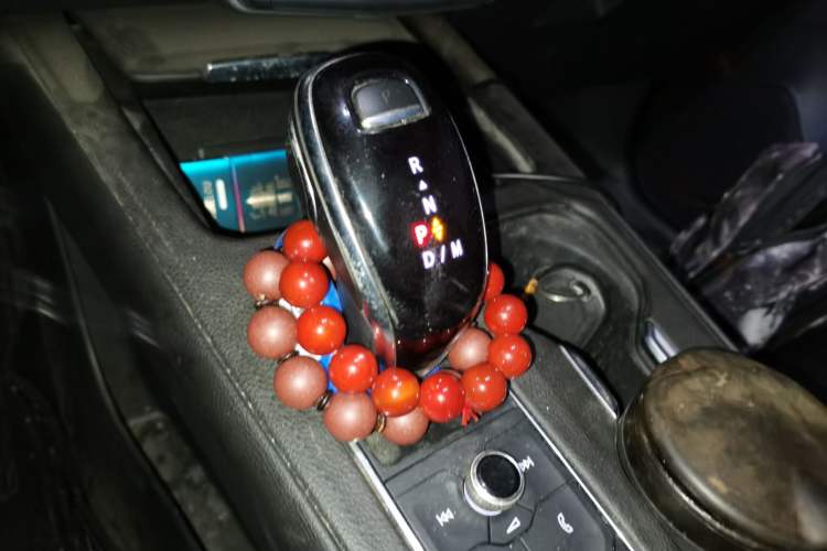 Used Cadillac XT4 2021 28T Two-Wheel Drive Tech Edition Gear Lever