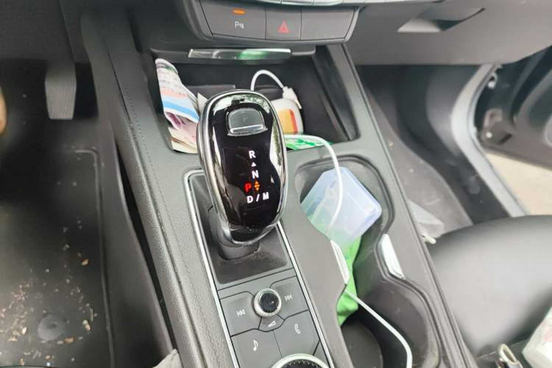Used Cadillac XT4 2021 28T Two-Wheel Drive Tech Edition Gear Lever