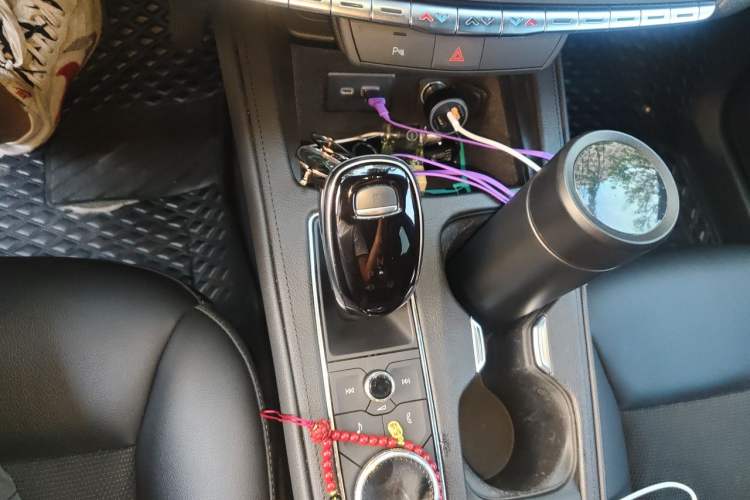 Used Cadillac XT4 2021 28T Two-Wheel Drive Tech Edition Gear Lever