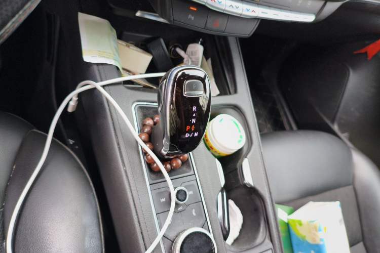 Used Cadillac XT4 2021 28T Two-Wheel Drive Tech Edition Gear Lever