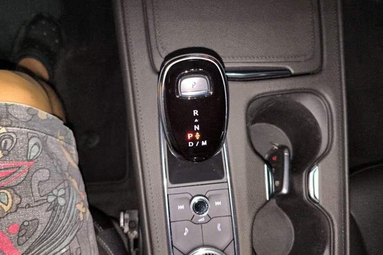 Used Cadillac XT4 2021 28T Two-Wheel Drive Luxury Version Gear Lever
