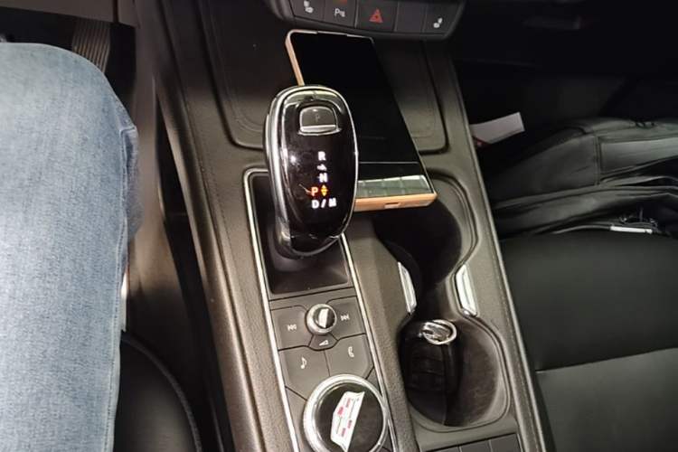 Used Cadillac XT4 2021 28T Two-Wheel Drive Leading Version Gear Lever
