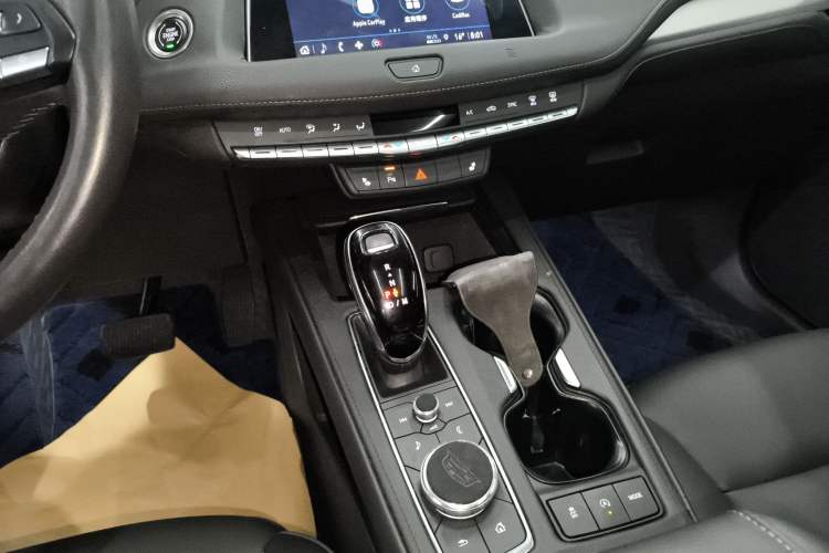 Used Cadillac XT4 2021 28T Two-Wheel Drive Luxury Version Gear Lever