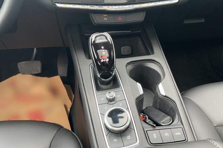 Used Cadillac XT4 2021 28T Two-Wheel Drive Tech Edition Gear Lever