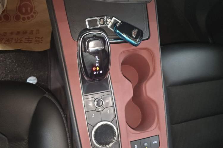 Used Cadillac XT4 2021 28T Two-Wheel Drive Tech Edition Gear Lever