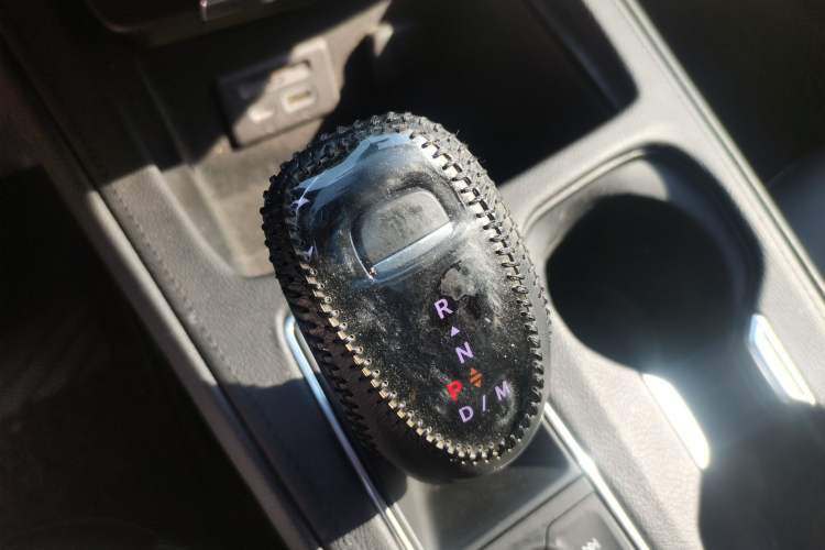 Used Cadillac XT4 2021 28T Two-Wheel Drive Leading Version Gear Lever