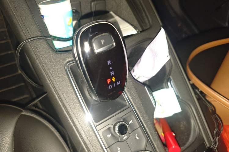 Used Cadillac XT4 2021 28T Two-Wheel Drive Tech Edition Gear Lever