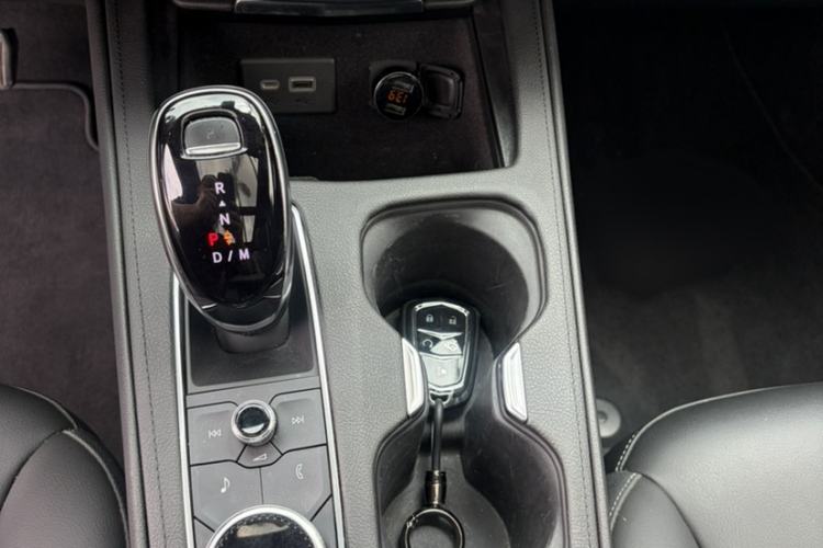 Used Cadillac XT4 2021 28T Two-Wheel Drive Tech Edition Gear Lever
