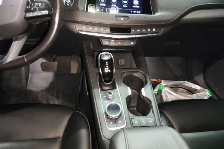 Used Cadillac XT4 2021 28T Two-Wheel Drive Luxury Version Gear Lever