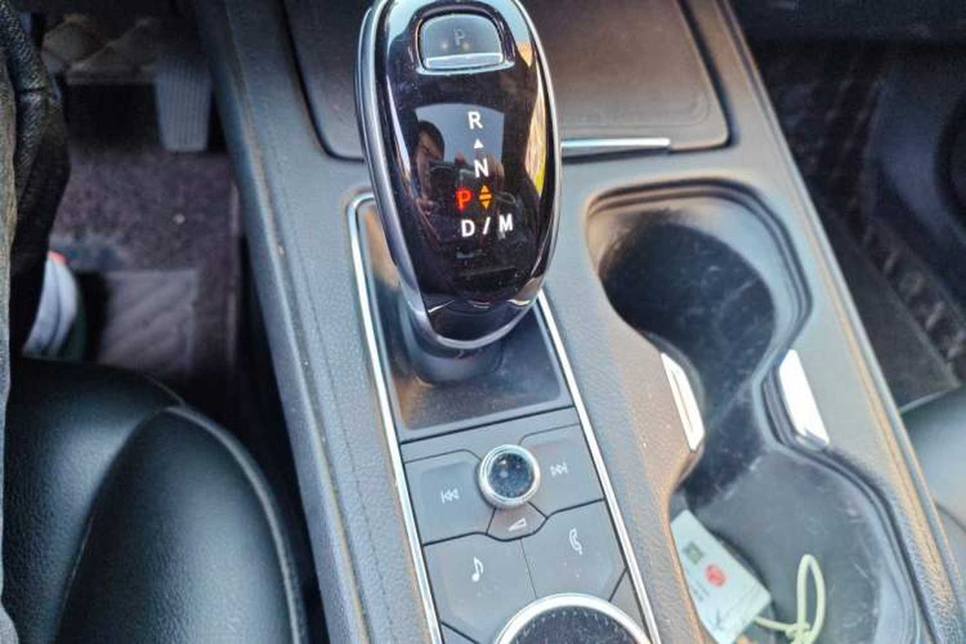 Used Cadillac XT4 2021 28T Two-Wheel Drive Tech Edition Gear Lever