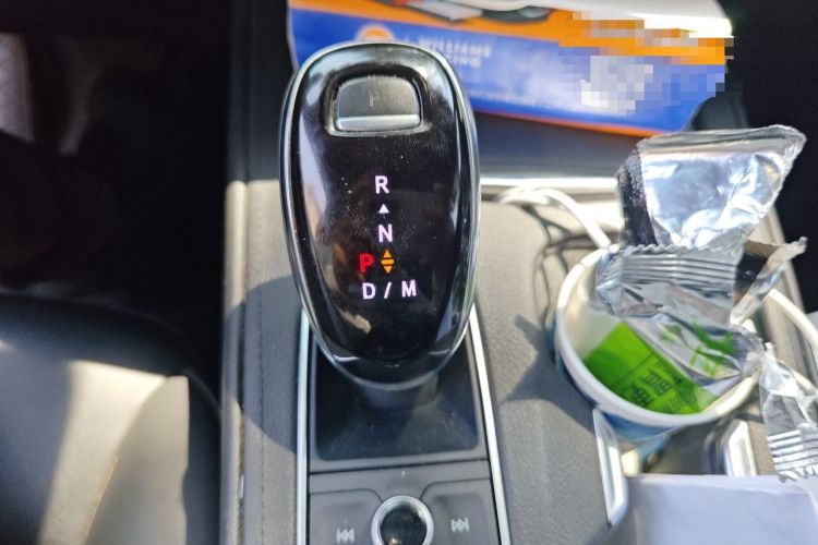 Used Cadillac XT4 2021 28T Two-Wheel Drive Tech Edition Gear Lever