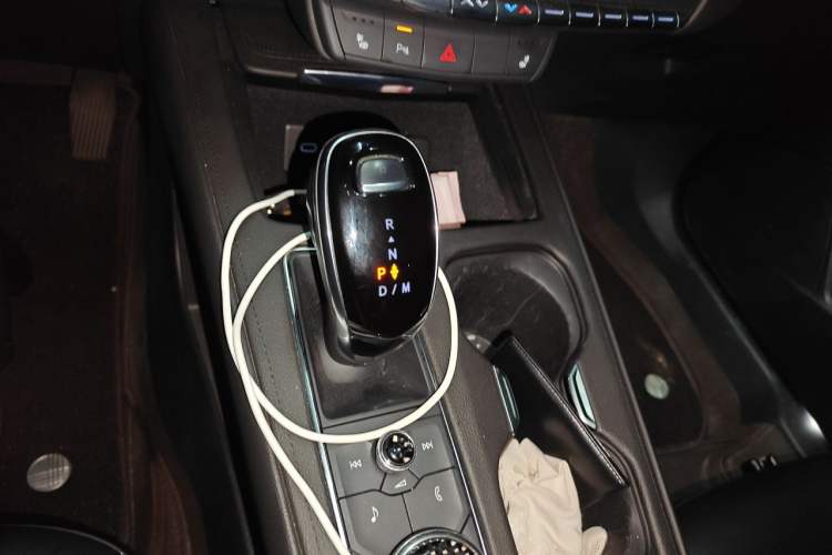 Used Cadillac XT4 2021 28T Two-Wheel Drive Luxury Version Gear Lever