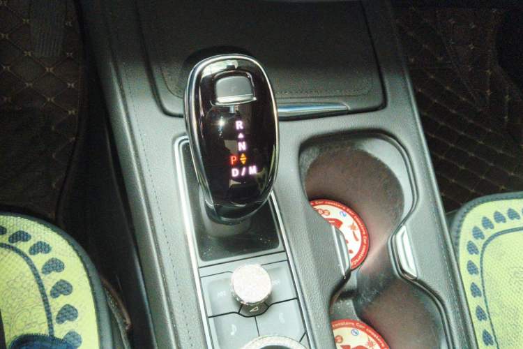 Used Cadillac XT4 2021 28T Two-Wheel Drive Tech Edition Gear Lever