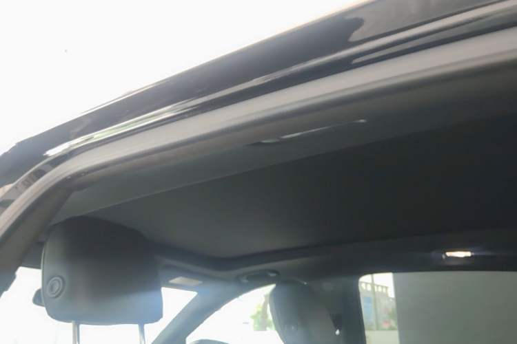 Used Cadillac XT4 2021 28T Two-Wheel Drive Leading Version Headliner