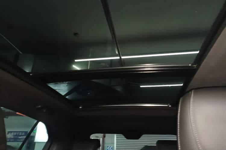 Used Cadillac XT4 2021 28T Two-Wheel Drive Tech Edition Headliner