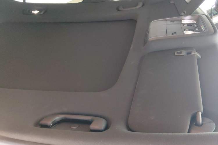 Used Cadillac XT4 2021 28T Four-Wheel Drive Platinum Edition Headliner