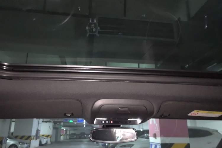 Used Cadillac XT4 2021 28T Two-Wheel Drive Leading Version Headliner