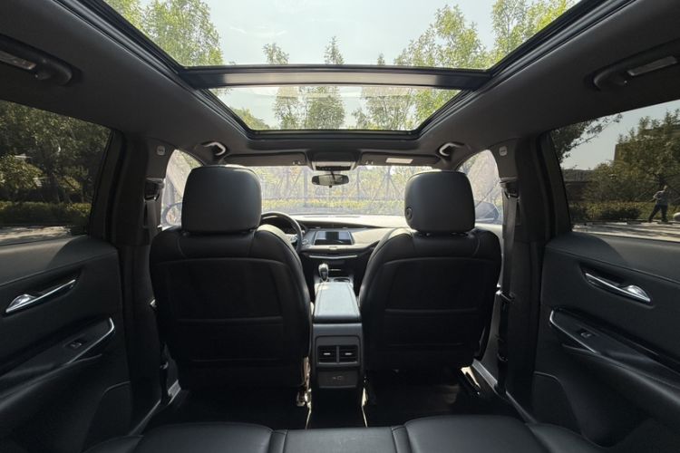 Used Cadillac XT4 2021 28T Two-Wheel Drive Tech Edition Headliner