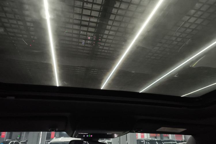 Used Cadillac XT4 2021 28T Two-Wheel Drive Luxury Version Headliner