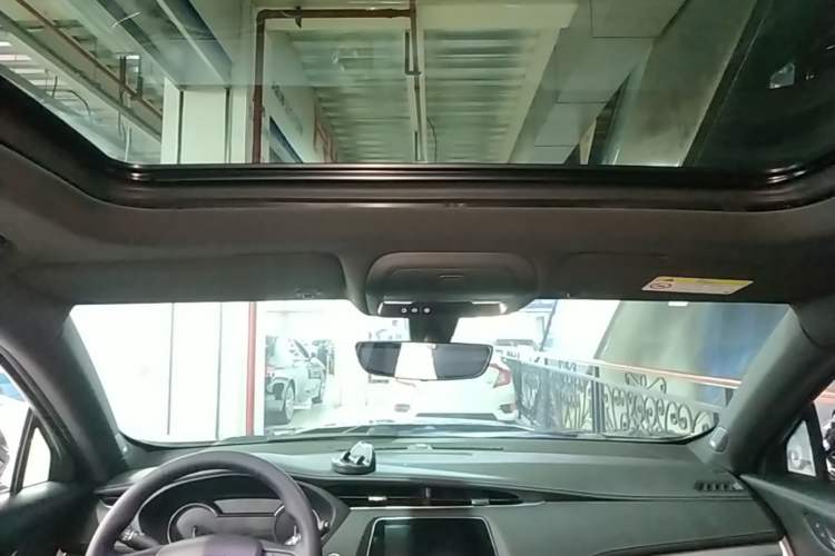 Used Cadillac XT4 2021 28T Two-Wheel Drive Leading Version Headliner