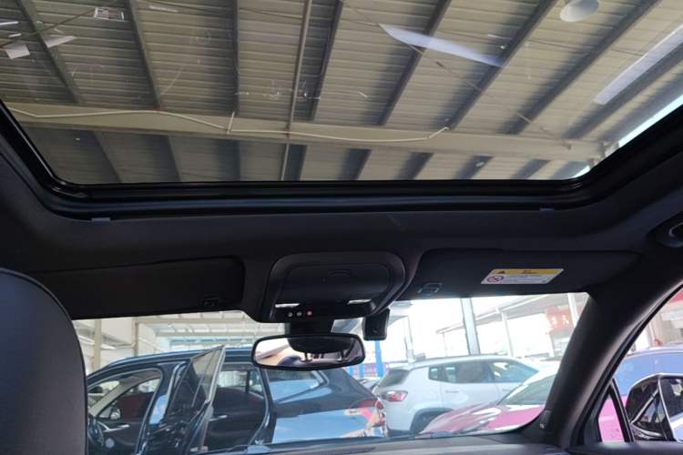 Used Cadillac XT4 2021 28T Two-Wheel Drive Leading Version Headliner
