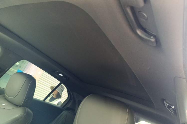 Used Cadillac XT4 2021 28T Two-Wheel Drive Leading Version Headliner