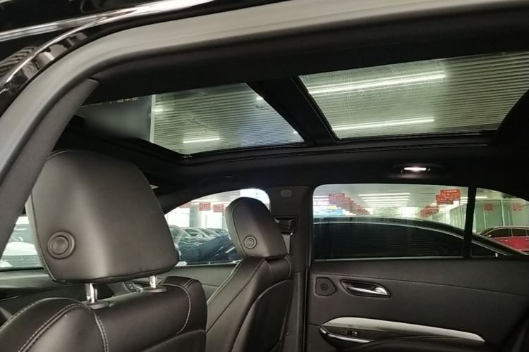 Used Cadillac XT4 2021 28T Two-Wheel Drive Leading Version Headliner