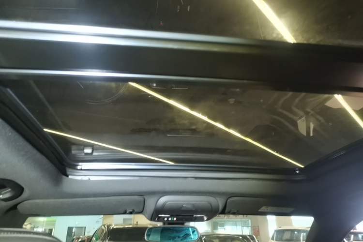 Used Cadillac XT4 2021 28T Two-Wheel Drive Leading Version Headliner