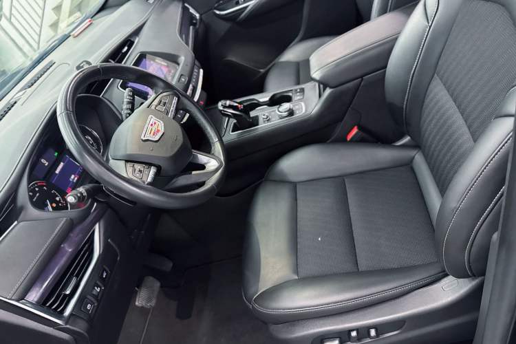 Used Cadillac XT4 2021 28T Two-Wheel Drive Tech Edition Interior 1
