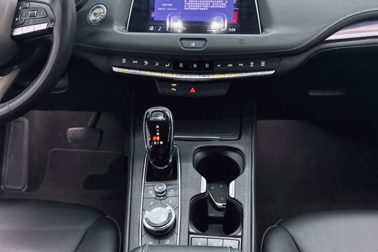 Used Cadillac XT4 2021 28T Two-Wheel Drive Tech Edition Interior 2