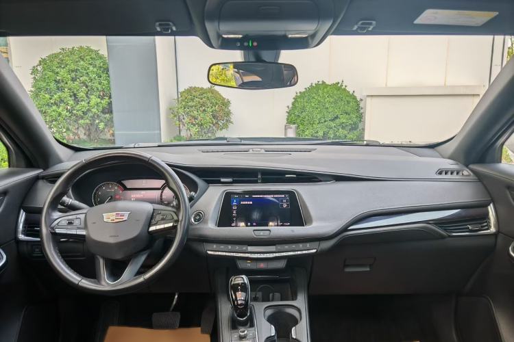 Used Cadillac XT4 2021 28T Two-Wheel Drive Tech Edition Interior 2