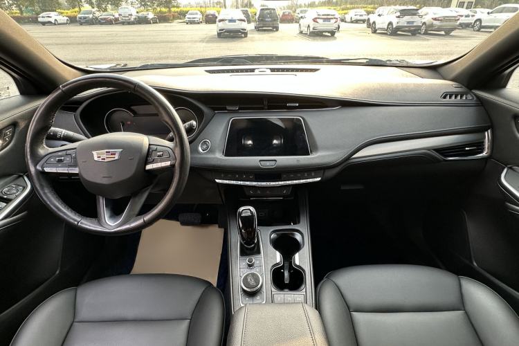 Used Cadillac XT4 2021 28T Two-Wheel Drive Luxury Version Interior 2