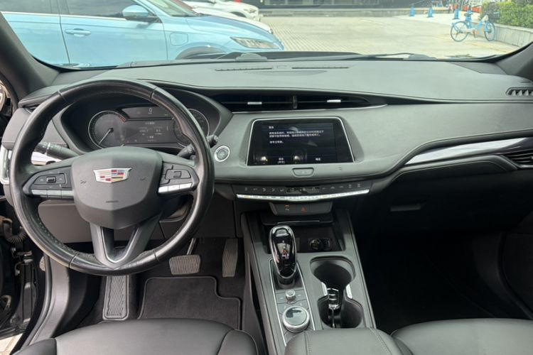 Used Cadillac XT4 2021 28T Two-Wheel Drive Tech Edition Interior 2