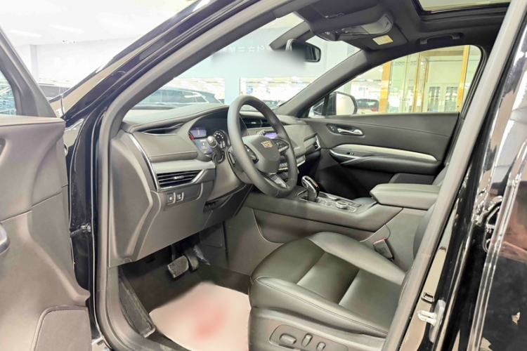 Used Cadillac XT4 2021 28T Two-Wheel Drive Luxury Version Interior 2